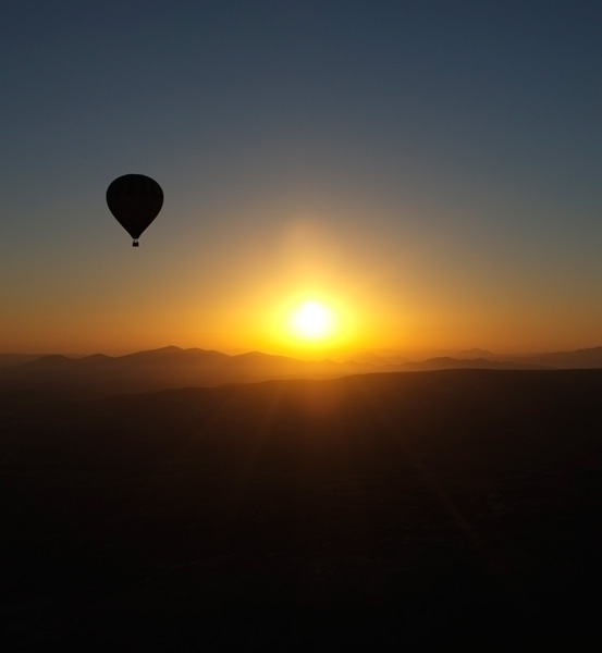 20121004173211_carre_1_mongol_leve_soleil 20121004173211_carre_1_mongol_leve_soleil