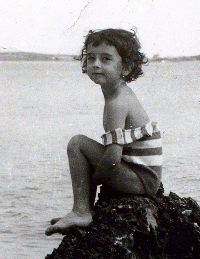 20150909210225_sirene_sur_son_rocher_a_cromenac_h_annick_le_duin_annee51_52 20150909210225_sirene_sur_son_rocher_a_cromenac_h_annick_le_duin_annee51_52