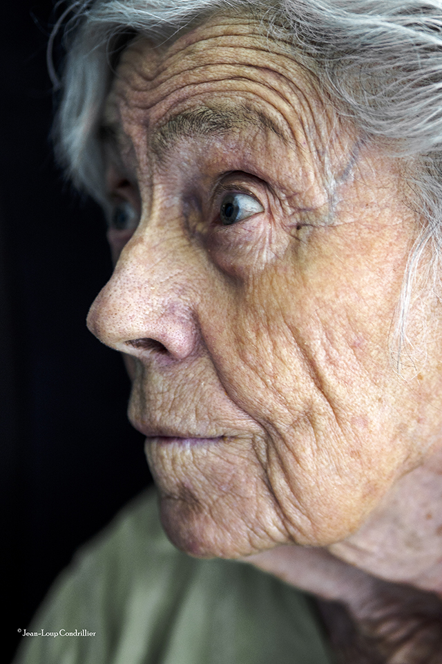 20150927175256_maman_profil_2_b 20150927175256_maman_profil_2_b