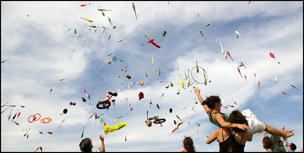 Objets volants (non) identifiés - Céline Dumas Objets volants (non) identifiés - Céline Dumas