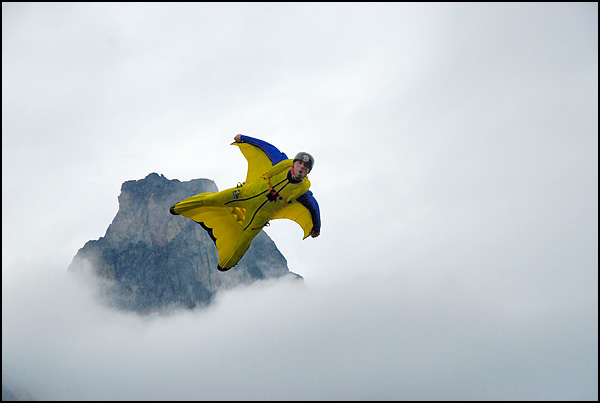 L'homme volant - 250 km/h - Benoist Clouet L'homme volant - 250 km/h - Benoist Clouet