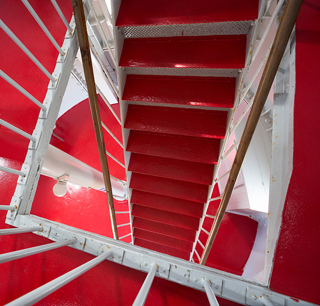 20161001102837_escalier_rouge_au_carre___regine_heintz 20161001102837_escalier_rouge_au_carre___regine_heintz