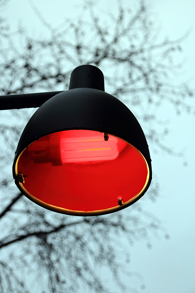 20161004140752_santini_02_16_luminaire_graphique_rouge_1b 20161004140752_santini_02_16_luminaire_graphique_rouge_1b