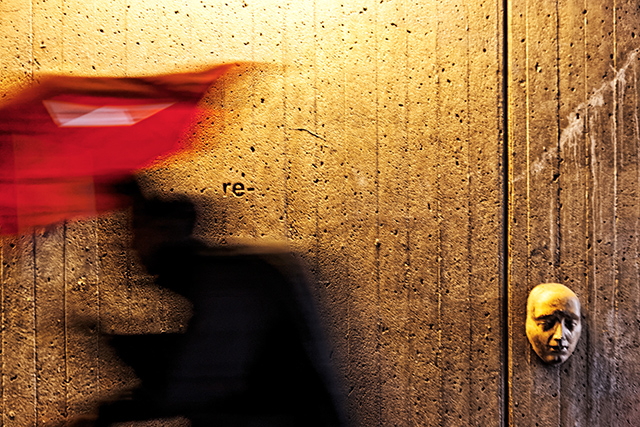 20161010180754_red_is_all_around_re_william_guilmain 20161010180754_red_is_all_around_re_william_guilmain