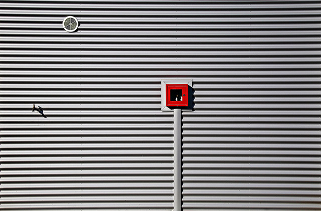 20161012210749_red_minimal 20161012210749_red_minimal