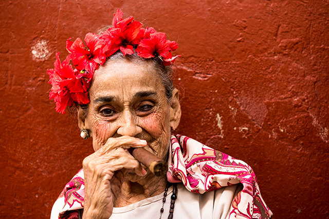 20161017144010_femme_au_cigare 20161017144010_femme_au_cigare