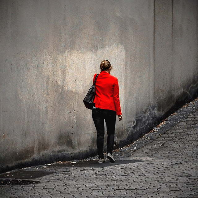 20161023124451_femme_rouge 20161023124451_femme_rouge