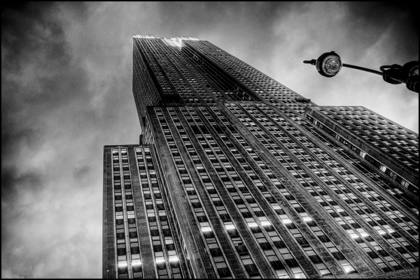 Empire State Building dans la tourmente - Rémi Blanc Empire State Building dans la tourmente - Rémi Blanc