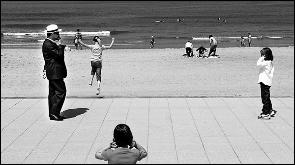 Le fumeur à Biarritz - Dominique Berthelemy Le fumeur à Biarritz - Dominique Berthelemy